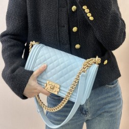 샤넬 보이백 미디움 캐비어 보이백 금장