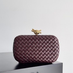 보테가베네타 놋 클러치