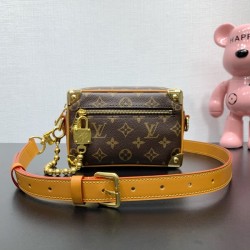 루이비통 미니 소프트 트렁크 M14729