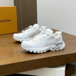 루이비통 러너 태틱 스니커즈