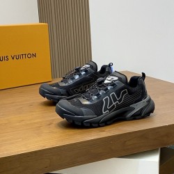 루이비통 러너 태틱 스니커즈