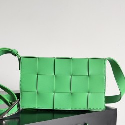 보테가베네타 인트레치아토 패러킷 카세트백