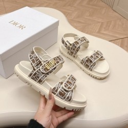 디올 액트 밸트 에크루 샌들