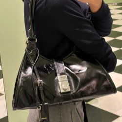 프라다 라지 레더 토트 백 1BG570