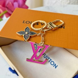루이비통 플라워 메탈로고 키링