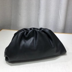 보테가 베네타 레더 파우치백