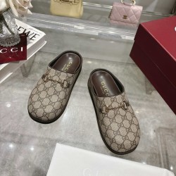 구찌 GG 뮬 샌들