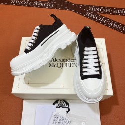 알렉산더 맥퀸 트레드 슬릭 로우탑 스니커즈