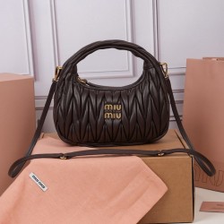 미우미우 완더 마테라쎄 나파 호보백 5BC125