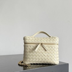 보테가베네타 스몰 소프트 베니티백 843800