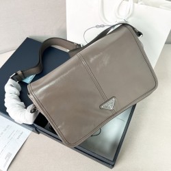 프라다 25FW 가죽 크로스백 2VD073