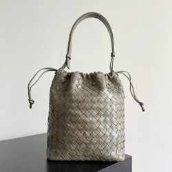 보테가베네타 25FW 버킷백 비블리오테카