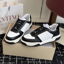 발렌티노 스플릿 레더 & 나파 스패리 스니커즈