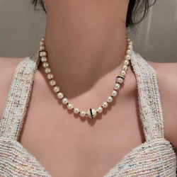 샤넬 CC로고 퍼  목걸이