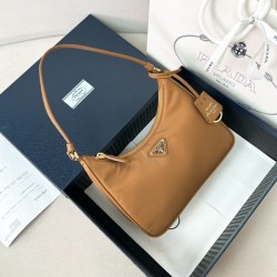 프라다 리에디션 2005 리나일론 1N204M