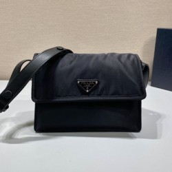 프라다 리나일론 패딩 숄더 스몰