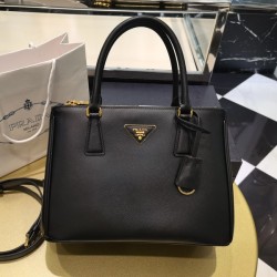 프라다 갤러리아 사피아노 미디엄 (28cm) 1BA863