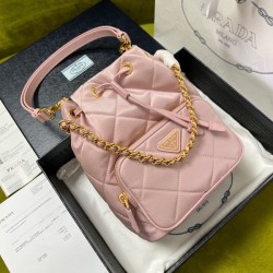 프라다 퀼팅 나일론 체인 버킷백 1BH038