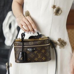 루이비통 베니티 체인 M47125